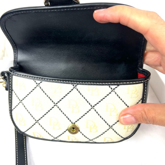 Dooney & Bourke Wristlet Vintage - Picture 15 of 16